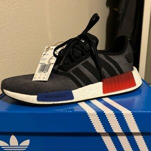 ADIDAS NMD R1 - Brand New